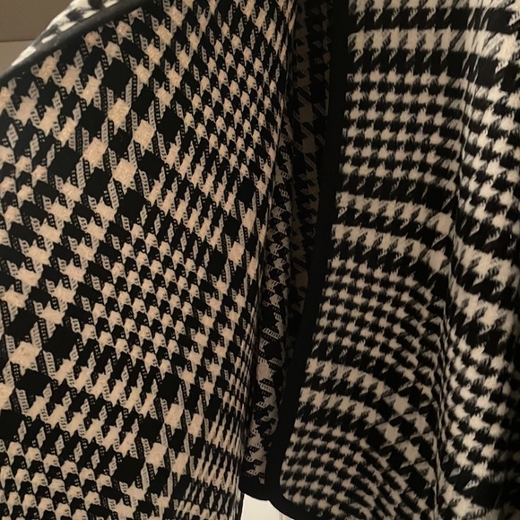 Talbots black and white cape - Picture 4 of 8